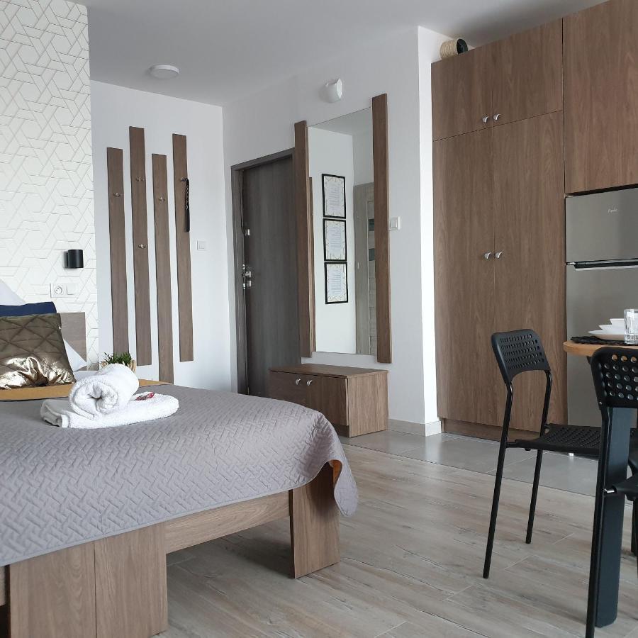 Q Apart Coral - Studio, Manufaktura, Parking Gratis, Tv Max, Fv, Gwarancja Zadowolenia Apartman Łódź Kültér fotó